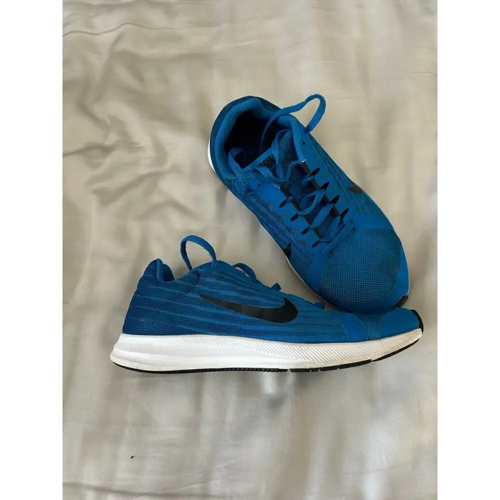 Nike blue tie sneaker size 5